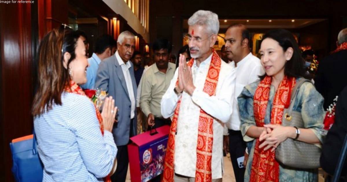 Jaishankar joins foreign envoys in Gujarat for Navratri celebrations